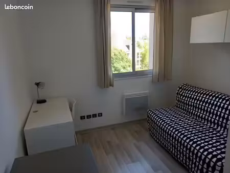 location studio meublé