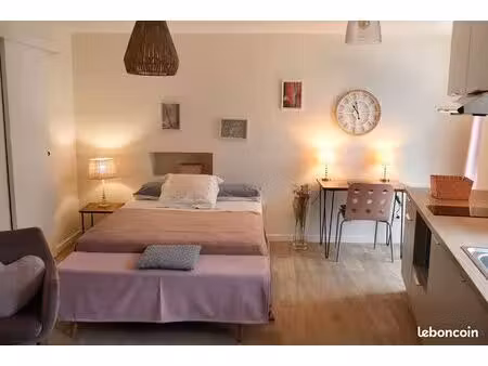 ? à louer – 2 studios meublés de 30 m² – arbent