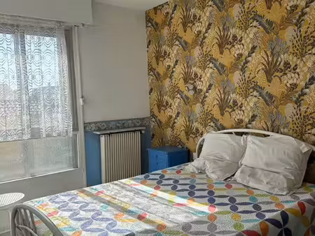 appartement 2 pièces meublé dans immeuble face à la mer