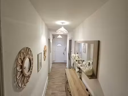 loue appartement 100m2 1er étage