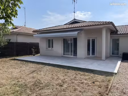 maison 2 ch + bureau  garage. non meublée  location longue