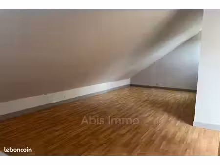 studio 1 pièce 27 m²