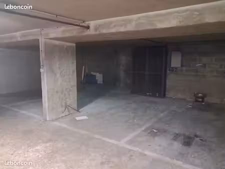 location parking sécurisé - paris 5e