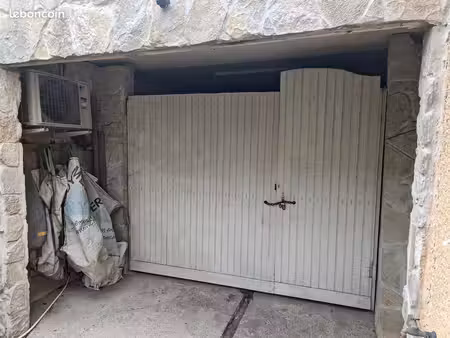stockage de meubles dans un garage sécurisé