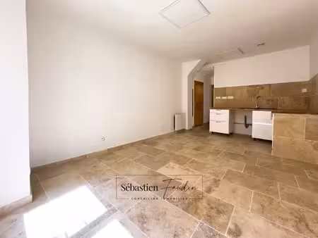 appartement à vendre 2 pièces le beausset (83) - rdc - rénové - paking et commerces à prox
