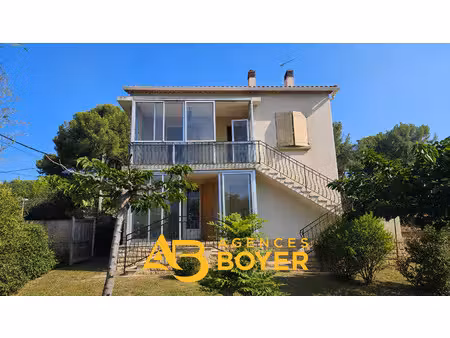 bandol grande maison avec jardin  garage et aperçu mer