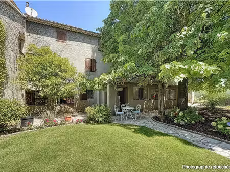 a vendre au plan de grasse - maison atypique de 10 pièces ? 8 chambres ? terrain de 360 m²
