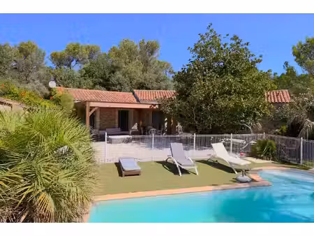 la roquebrussanne – maison avec piscine et dépendance