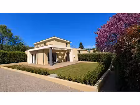 vente maison 4 pièces 90 m² à aix-en-provence (13090)  590 000 €