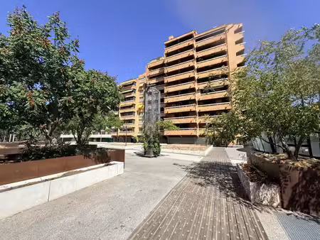 st georges - place occitane t3 80 m2 balcon