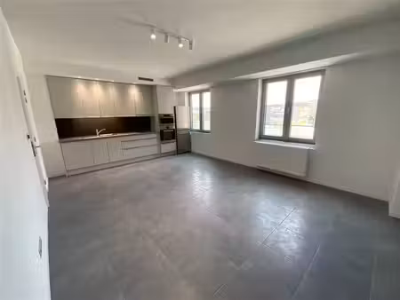 studio à louer à boulevard ernest mélot 8 namur (vbe54042)