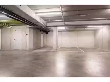 parking à louer à lange schipstraat 100 malines (rbw62737)