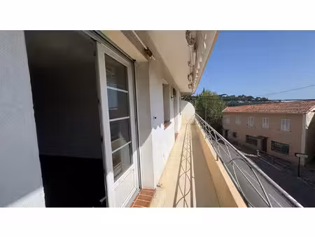 location appartement 2 pièces 46 m² à grasse (06520)