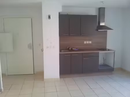 vente appartement 1 pièce 184000 m² la ciotat (13600)