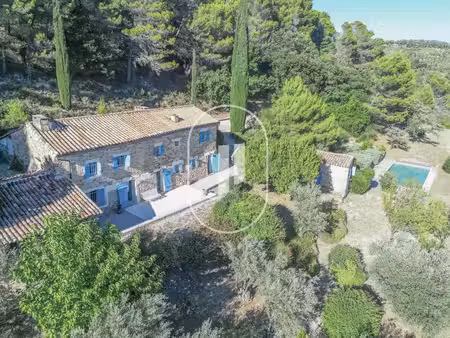 propriété de caractère à vendre avec vue sur le mont ventoux