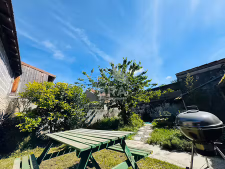 maison de caractère de 200 m² ? 5 chambres ? jardin ? garage ? en plein coeur de vic-en-bi