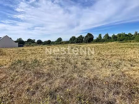 terrain à bâtir de 344² à proximité de la mer
