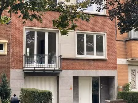 uccle: maison renovée - 4/5ch - 280m² - jardin + garage