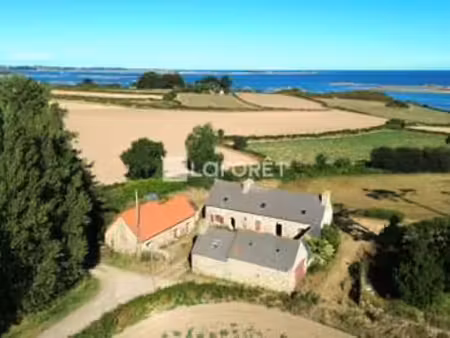 vente longère et corps de ferme bord de mer à pleubian (22610) : à vendre bord de mer / 21