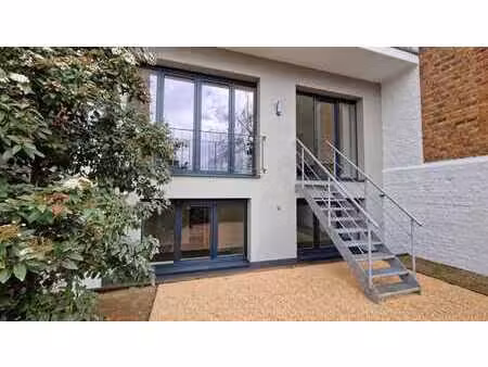 uccle: rez- jardin - 2 chambres + bureau - garage
