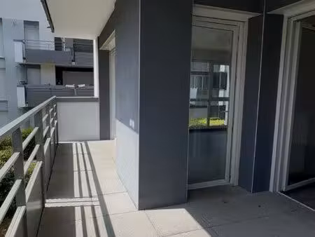 t3 lumineux avec terrasse