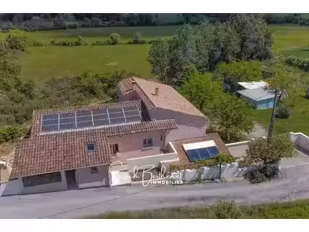 maison 11 pièces - 147 m²