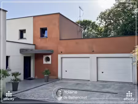 maison 11 pièces - 210 m²