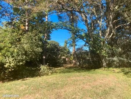 terrain 750 m² bonnetan