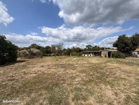 terrain 850 m² camarsac