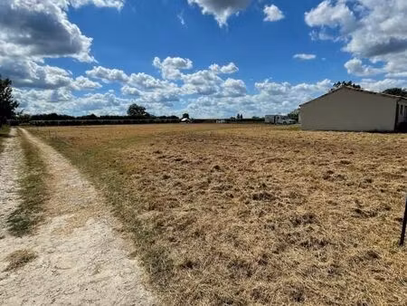 terrain 630 m² fargues