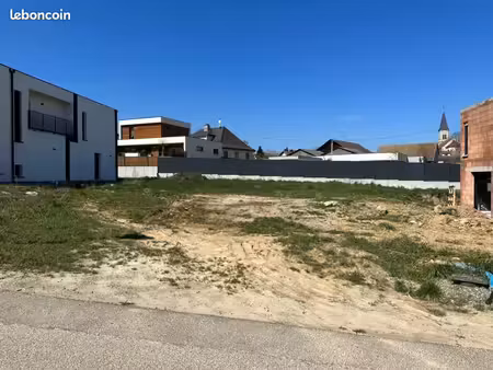 terrain 558 m² hochstatt