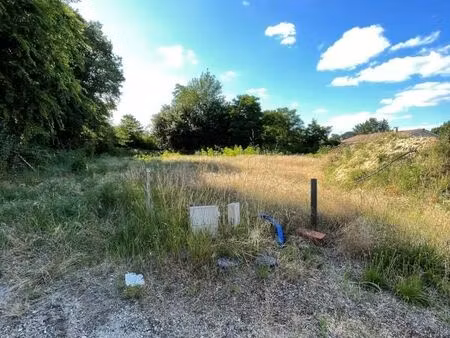 terrain 600 m² roaillan
