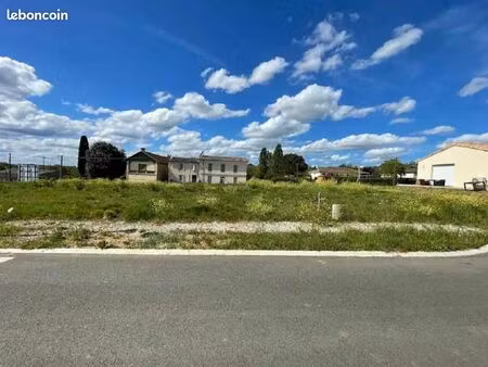 terrain 702 m² verdelais