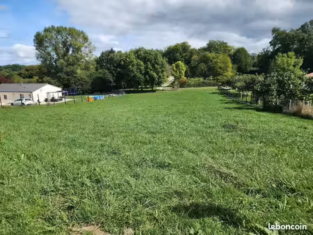 terrain 1 749 m² mensignac