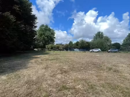 terrain 2 000 m² izon