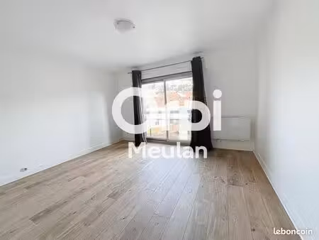 studio 1 pièce 23 m²