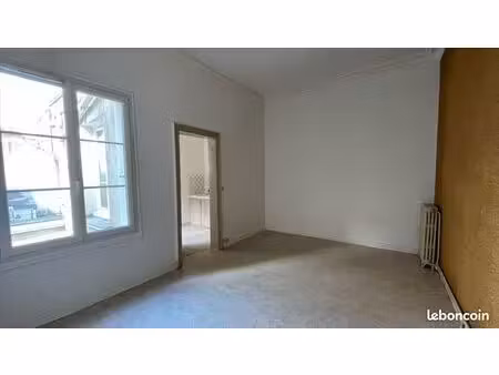studio 1 pièce 24 m²