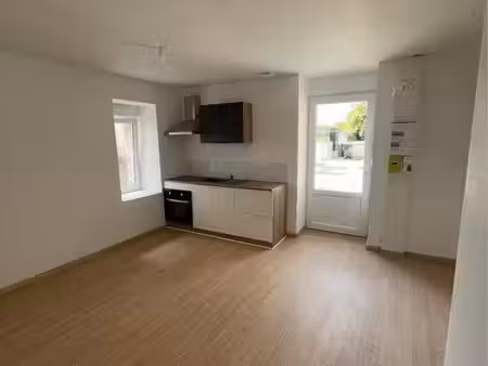studio 23 m2 avec 2 places de parking-hyper centre de plouay