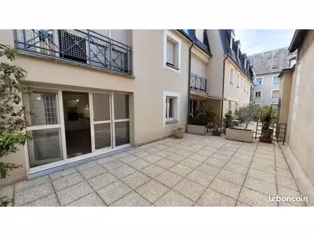 bel appartement t2 refait à neuf – place saint martin
