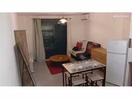 location studio meublé