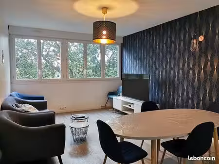 chambre de 13m² lumineuse – parc de la gaudinière / pont du cens – 440 euros tout compris 