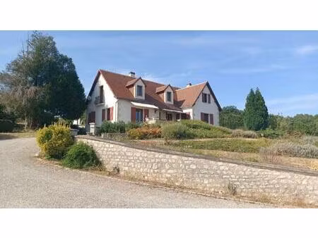 maison de caractère avec magnifique vue sur la vallée de la creuse