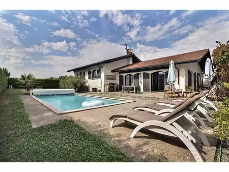 maison margencel 200 m² villa familiale avec piscine sur 1 528 m² de terrain