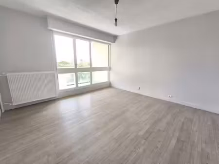 coup de coeur-beau 3 pièces lumineux avec balcon  parking et cave  aux portes de paris