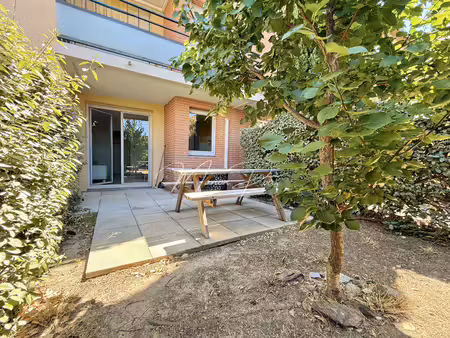 studio t1 - 26m² - rez-de-jardin - jardin 30 m² - terrasse - parking privatif - résidence 