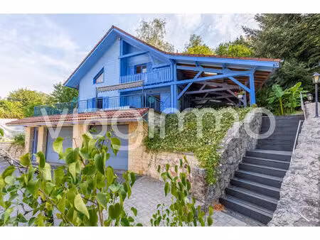 superbe chalet à dinoze dans un cadre de vie privilégié