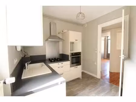 1 rue saint pierre - f3 au 1er étage dans le centre-ville