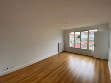 studio 28 m² loue vide
