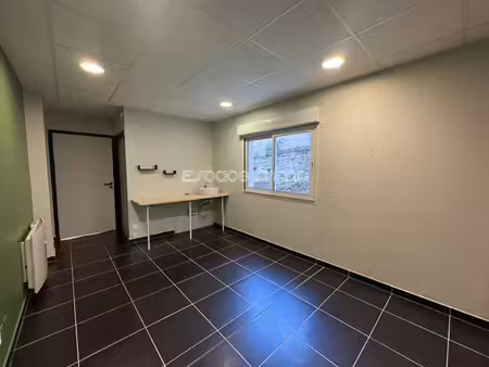 cabinet professionnel - deville-les-rouen centre - 23 90 m²
