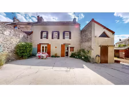 maison 5 pièce(s) 91.60 m2 - meublée